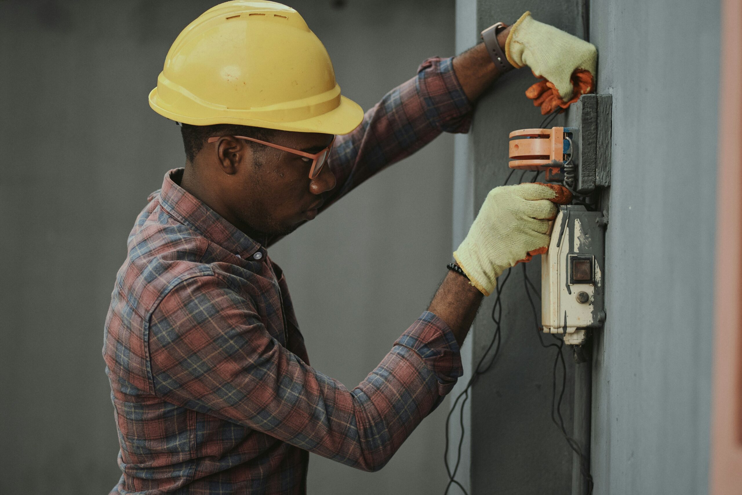 Como Identificar e Resolver Problemas Elétricos em Casa